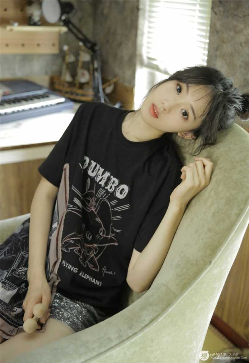 优质清纯丸子头皮肤美少女私房相册