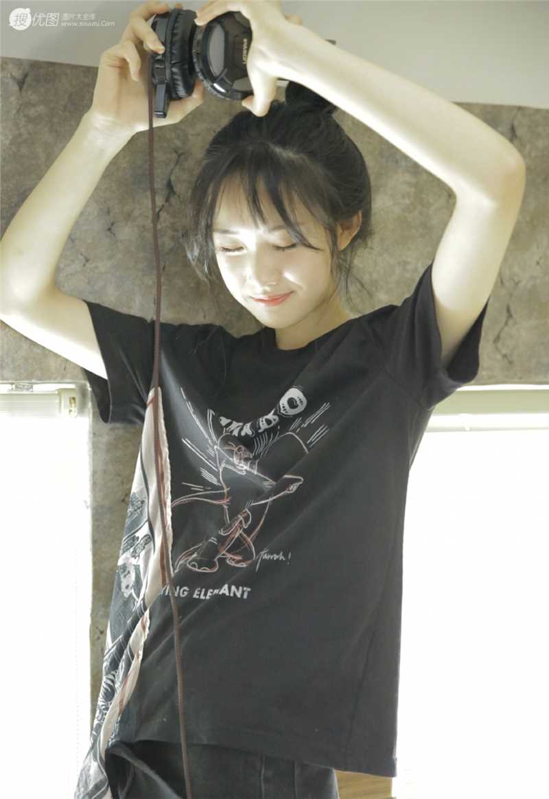 优质清纯丸子头皮肤美少女私房相册