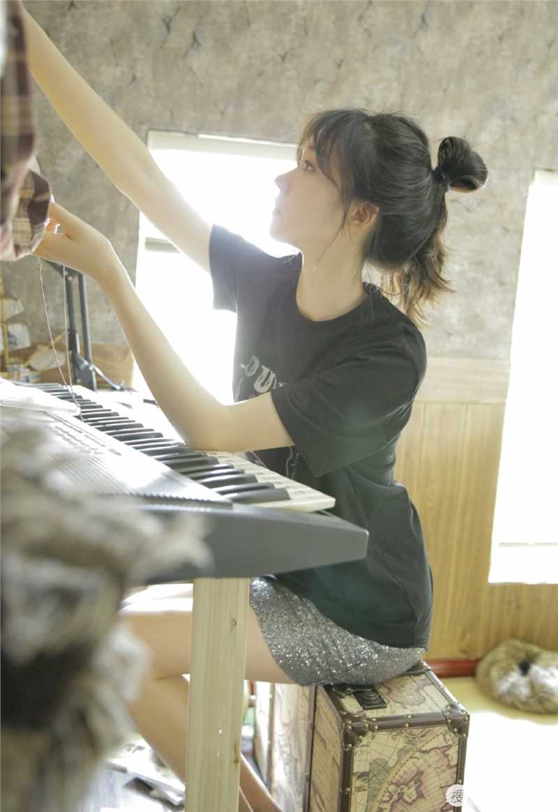 优质清纯丸子头皮肤美少女私房相册