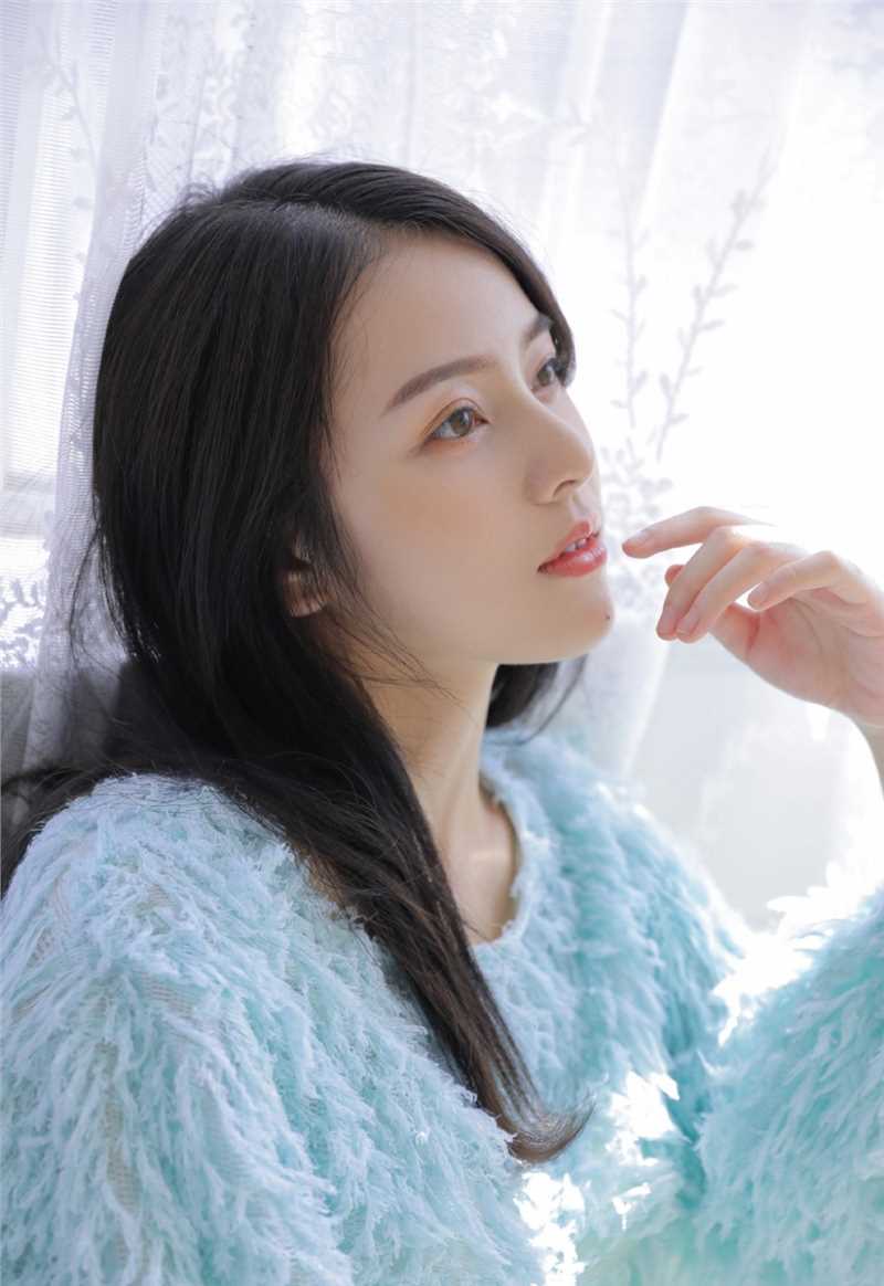 高清清纯养眼美人白皙诱人私房图集