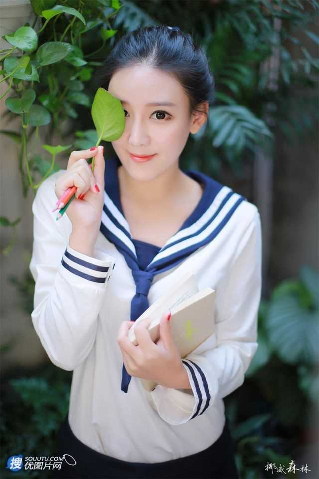 特别专辑性感美女李喆高颜值户外写着照片图片