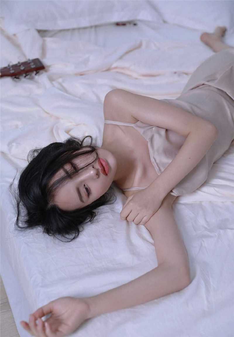 精选性感美女娇媚百态诱惑私房图册