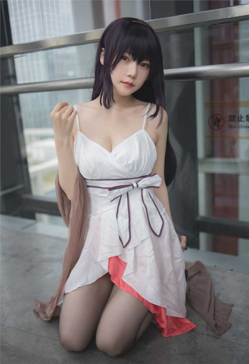 高清动漫展大胸妹子黑丝长腿性感cos图册