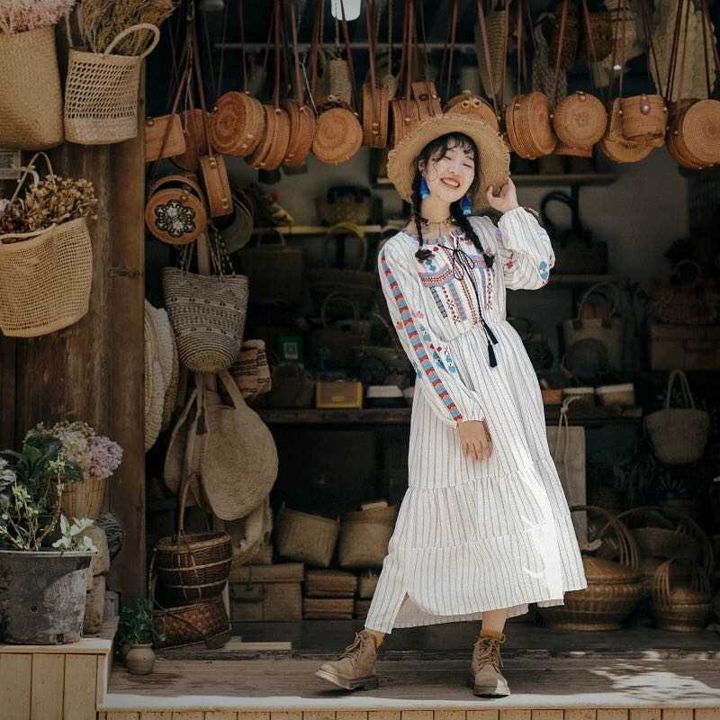 精选草原配美女风景美照图片大全图册