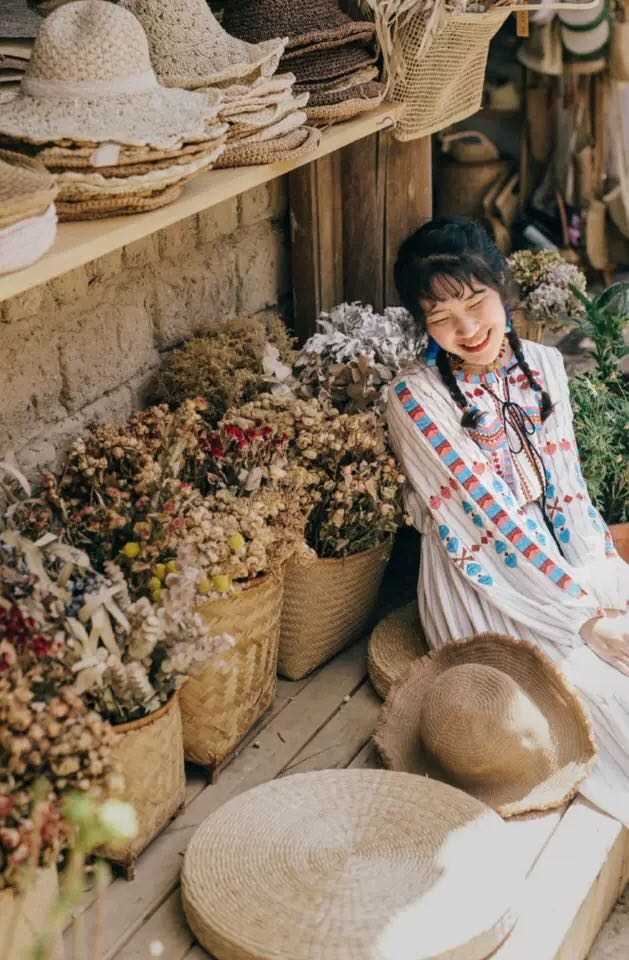 精选草原配美女风景美照图片大全图册