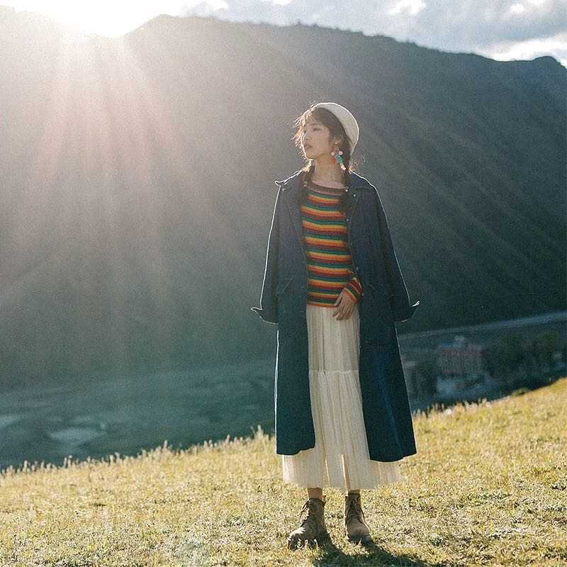 精选草原配美女风景美照图片大全图册