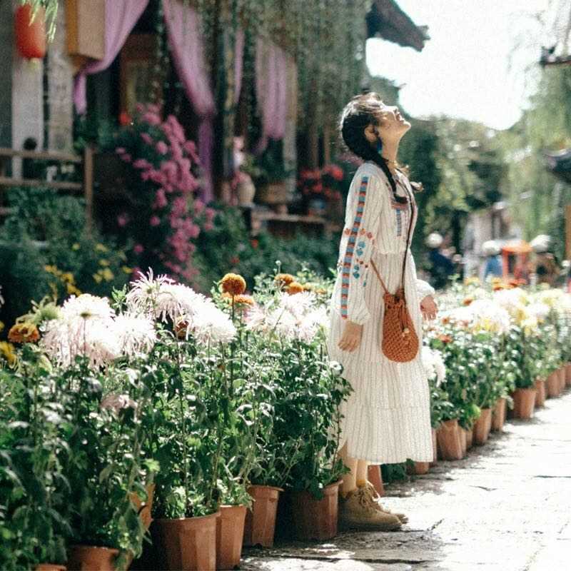 精选草原配美女风景美照图片大全图册