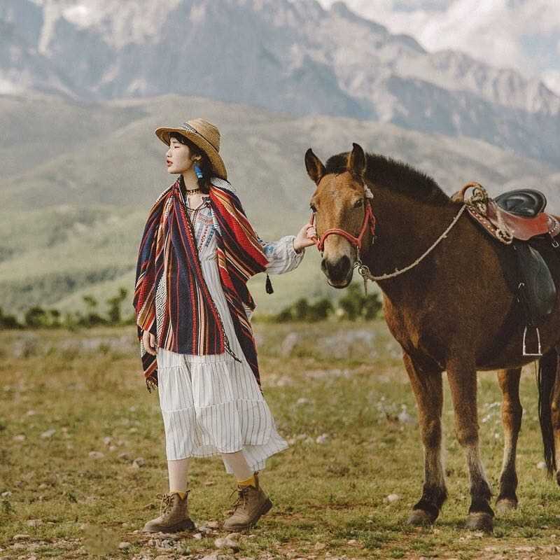 精选草原配美女风景美照图片大全图册