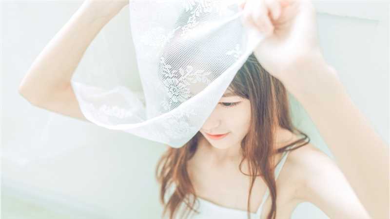 最新吊带背心校园清纯美女没有穿内衣性感图片壁纸