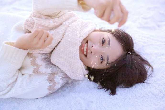 高颜值短发小姐姐沈月雪景清纯唯美高清摄影