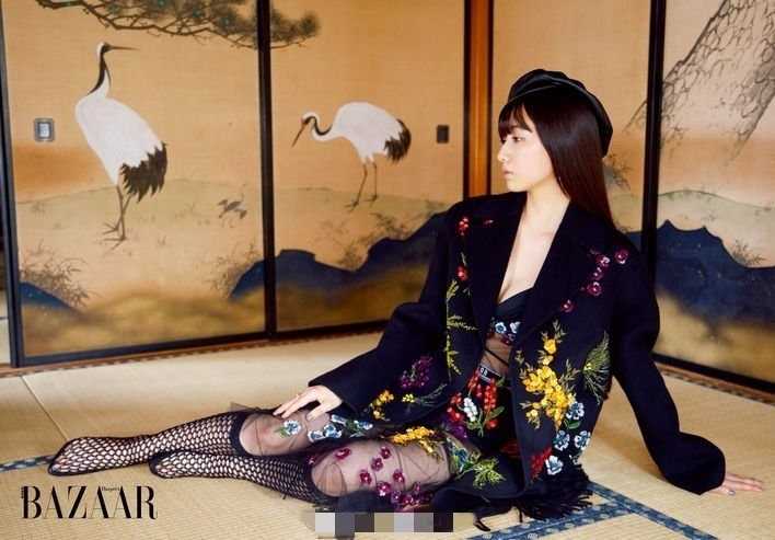 特别专辑日本美女木村心美时尚微露酥胸复古集