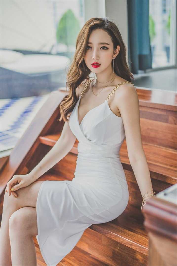 优质火爆性感亚洲嫩模傲人美胸大胆私房拍摄图图片