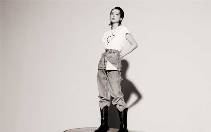 李纯干练霸气黑白风帅气高清时尚