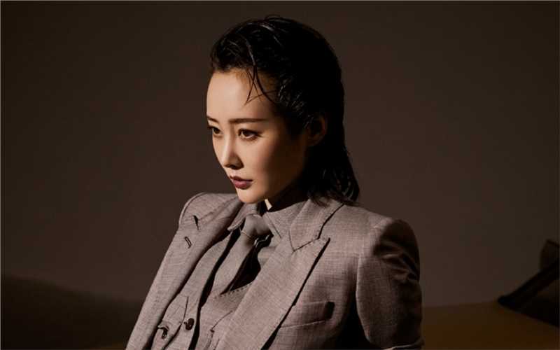 李纯干练霸气黑白风帅气高清时尚