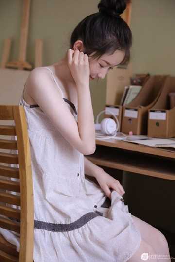 特别专辑韩国女团T-ara朴智妍性感撩人小蛮腰红唇图片
