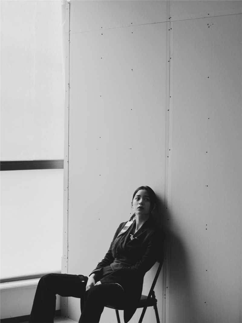 最全甜酷女孩欧阳娜娜时尚有范穿搭黑白相册