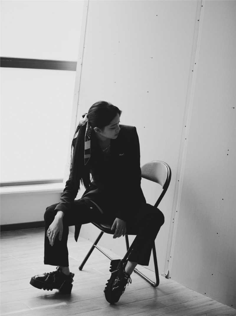 最全甜酷女孩欧阳娜娜时尚有范穿搭黑白相册