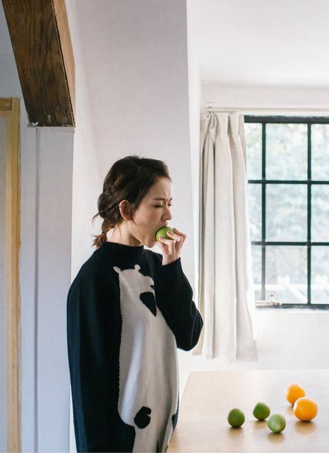 特别专辑足球宝贝童颜漂亮性感大长腿娇艳美女图片