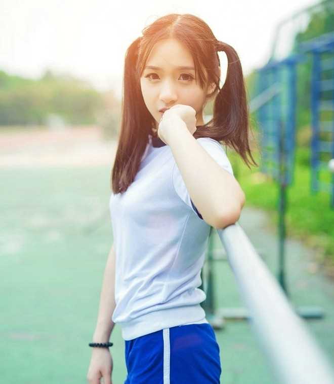 优质校园足球宝贝清纯靓丽运动装青春活力甜美俏皮图片