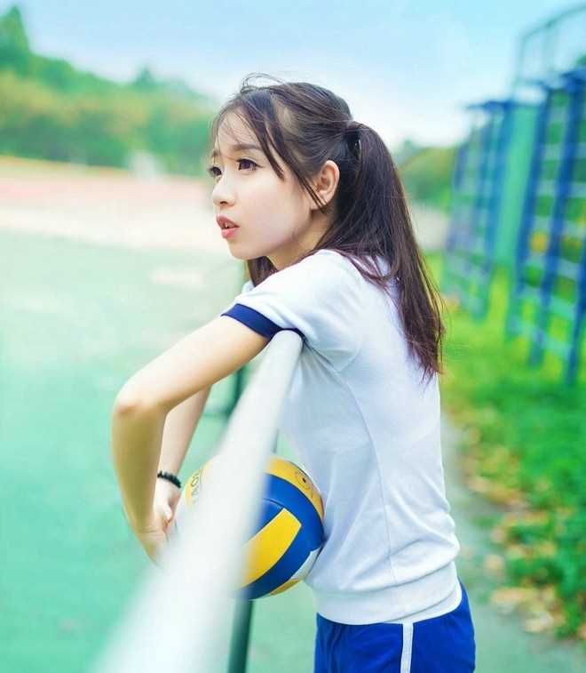 优质校园足球宝贝清纯靓丽运动装青春活力甜美俏皮图片