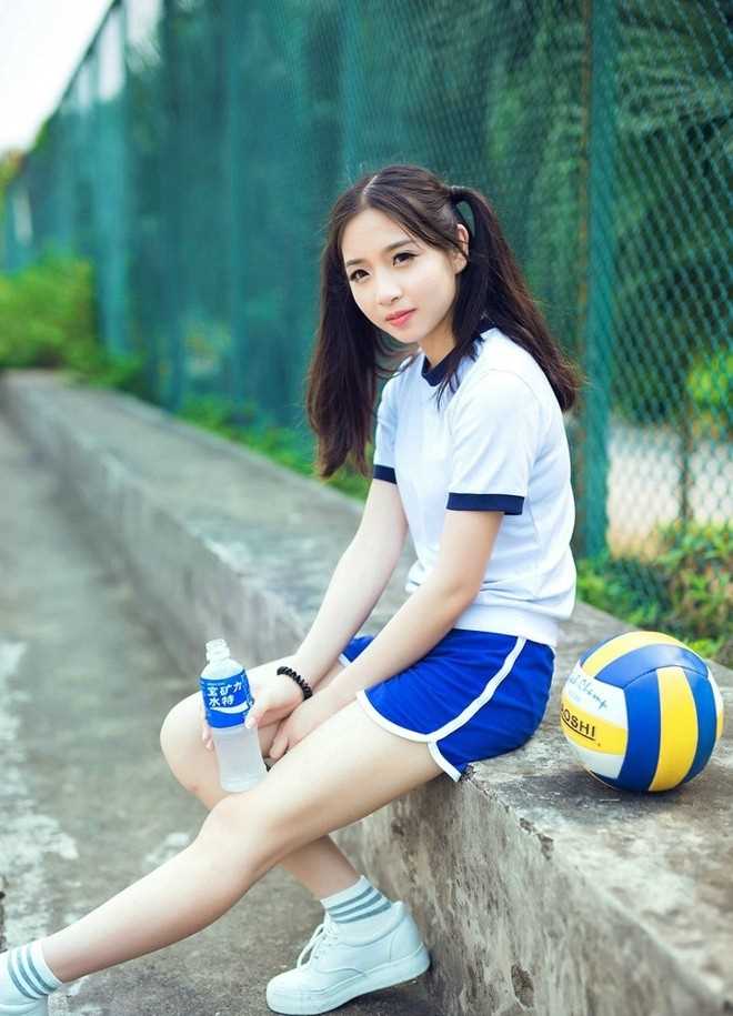 优质校园足球宝贝清纯靓丽运动装青春活力甜美俏皮图片