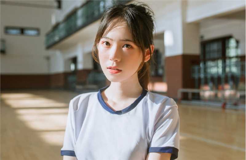 精选校园下课后篮球宝贝白漂亮女生神气质图册