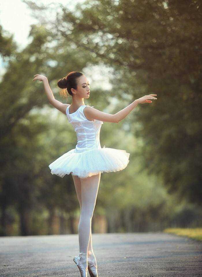 最新篮球宝贝孙峥性感比基尼诱惑壁纸