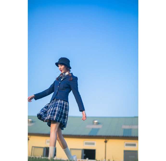 高清王紫璇麻花辫清纯jk制服大长腿户外集图集