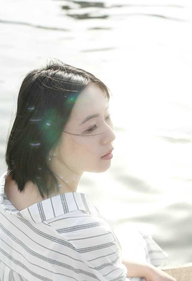 精选甜橙少女短发清纯天台唯美艺术图册