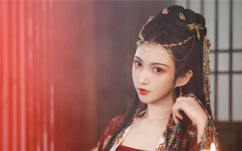 妩媚古装美女红色薄纱风俗媚娘艺术照