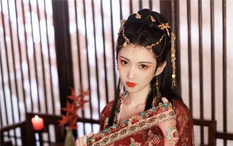 妩媚古装美女红色薄纱风俗媚娘艺术照