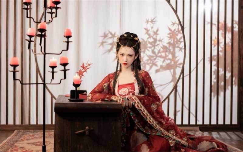妩媚古装美女红色薄纱风俗媚娘艺术照