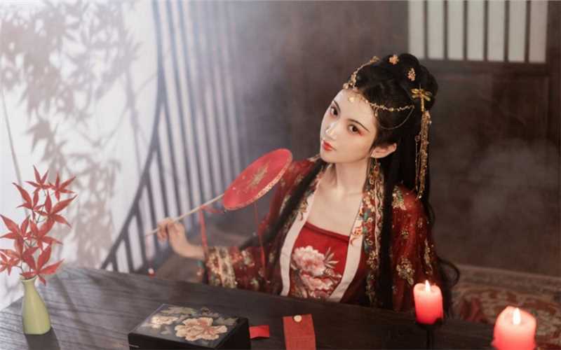 妩媚古装美女红色薄纱风俗媚娘艺术照