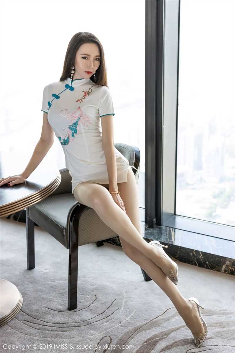 优质袜子美人梦心月性感旗袍大长腿玉足人体艺术图片
