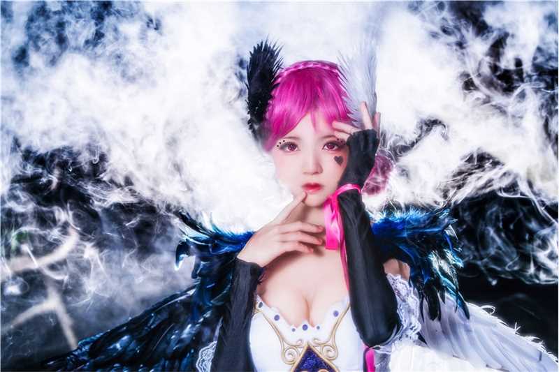 精选王者荣耀小乔暗黑系时装cosplay图册