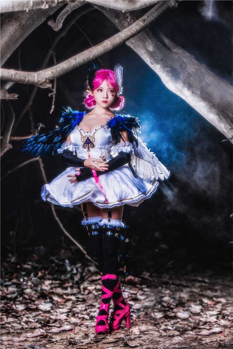 精选王者荣耀小乔暗黑系时装cosplay图册