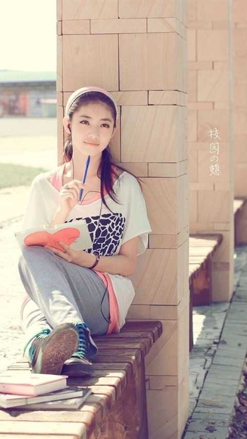 最新清纯校园女神毕业季运动风甜美户外艺术照图集