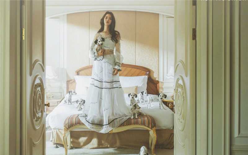 甜美女孩杨超越黑色镂空网纱爱心裙图片合集