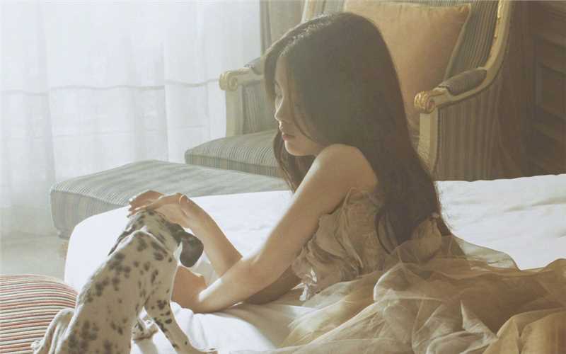 甜美女孩杨超越黑色镂空网纱爱心裙图片合集