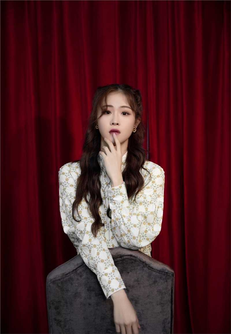 精选甜美女孩徐紫茵淑女风碎花裙精选图片图册