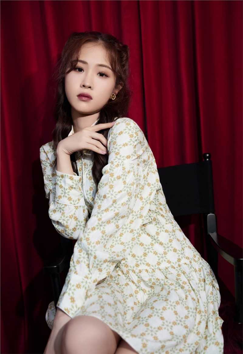 精选甜美女孩徐紫茵淑女风碎花裙精选图片图册