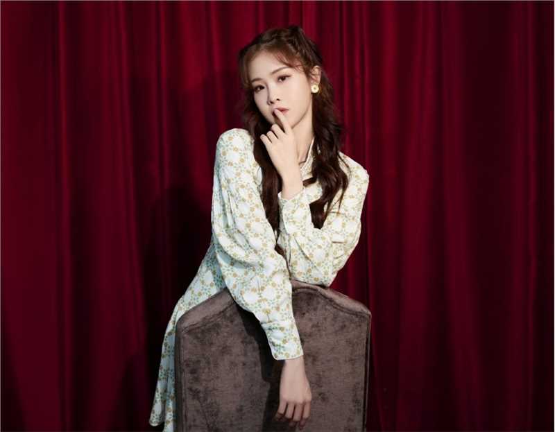 精选甜美女孩徐紫茵淑女风碎花裙精选图片图册