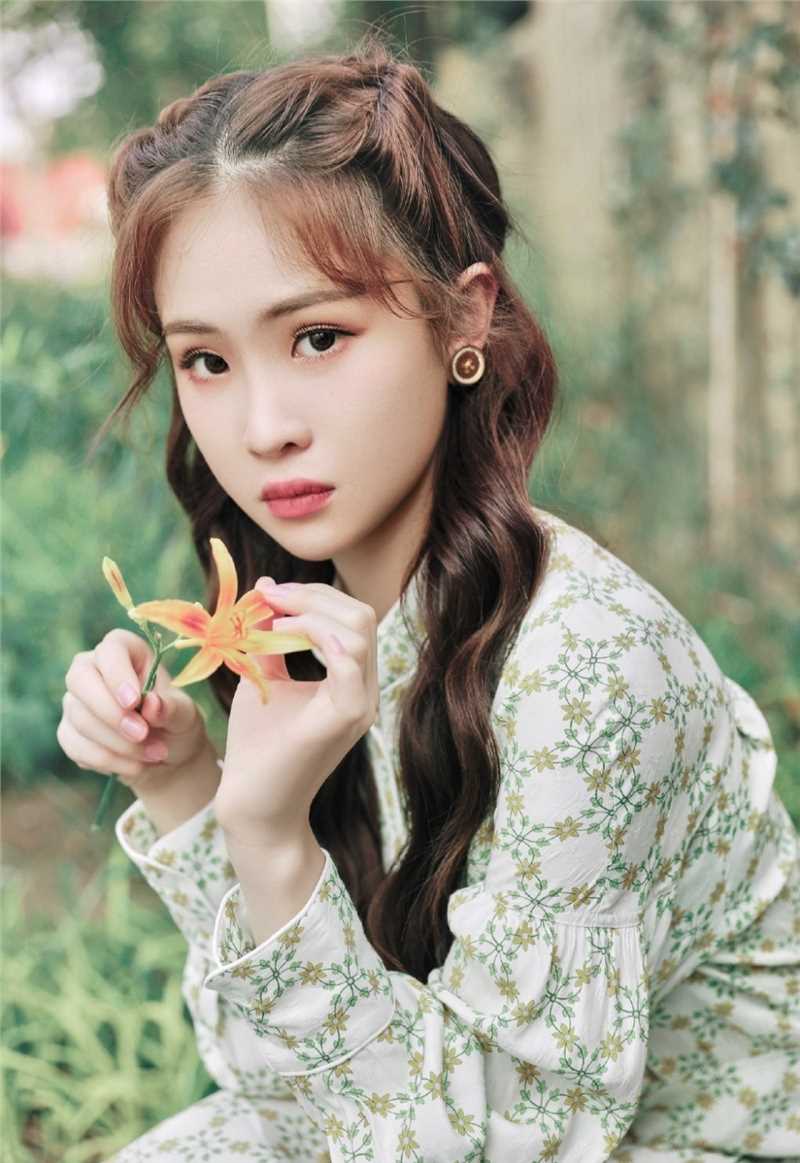 精选甜美女孩徐紫茵淑女风碎花裙精选图片图册