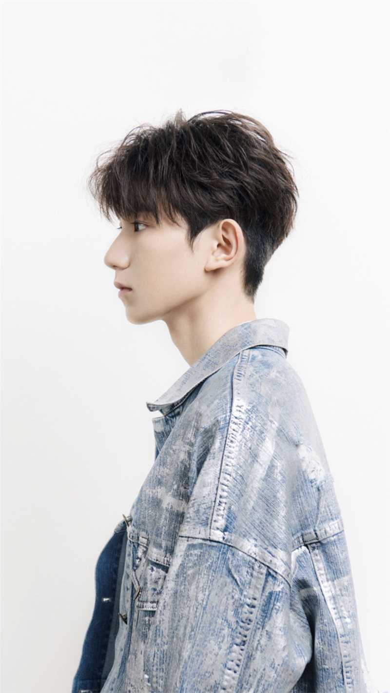 TFBOYS王源干净气质牛仔衣少年时尚杂志图片