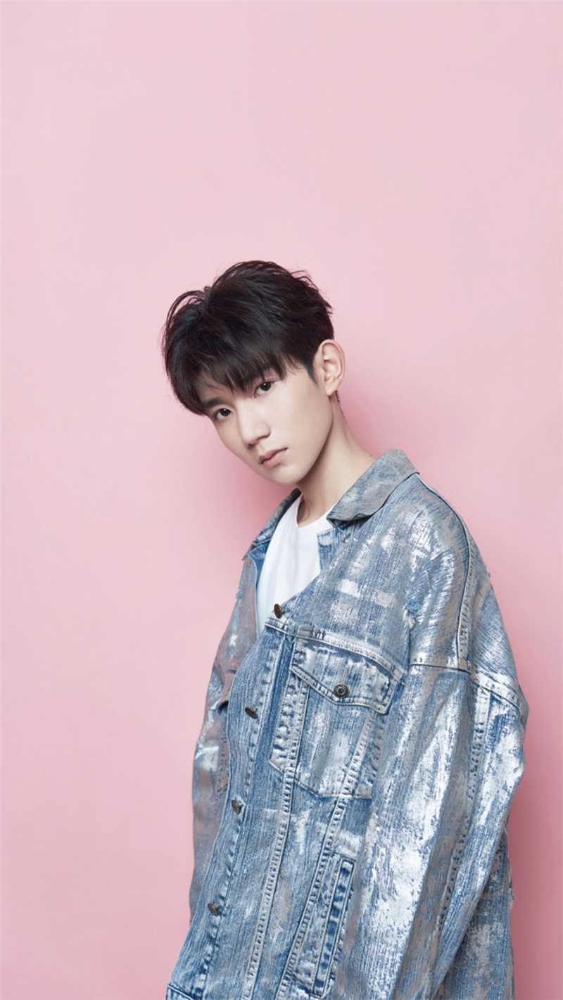 TFBOYS王源干净气质牛仔衣少年时尚杂志图片