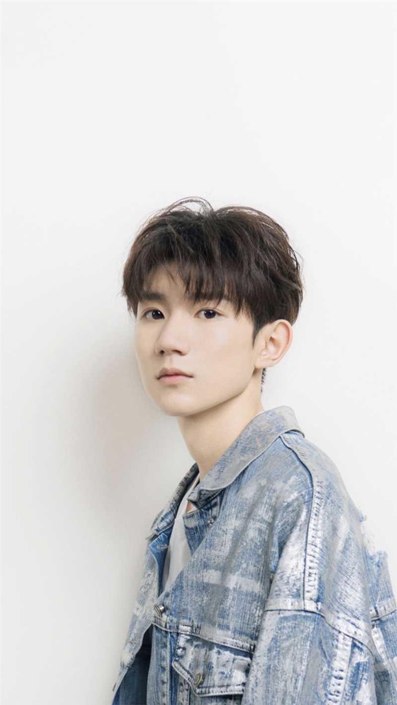 TFBOYS王源干净气质牛仔衣少年时尚杂志图片