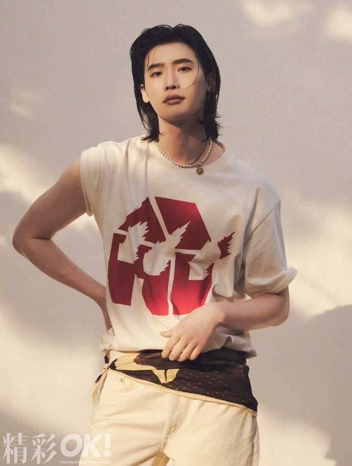 特别专辑李钟硕气质长发时尚休闲服饰贵气图片
