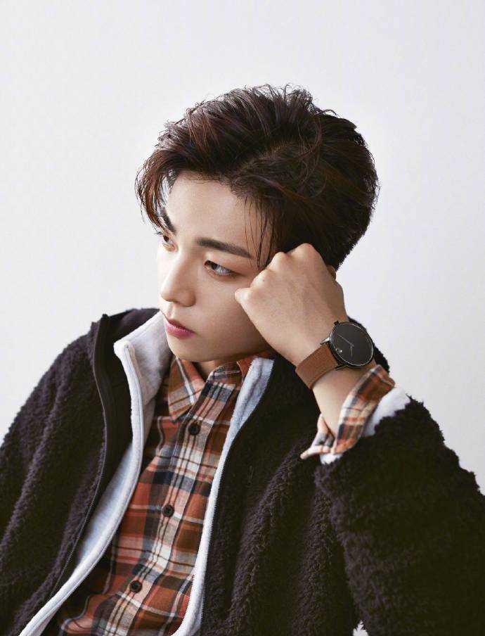 陈立农霸气超拽墨镜时尚大片