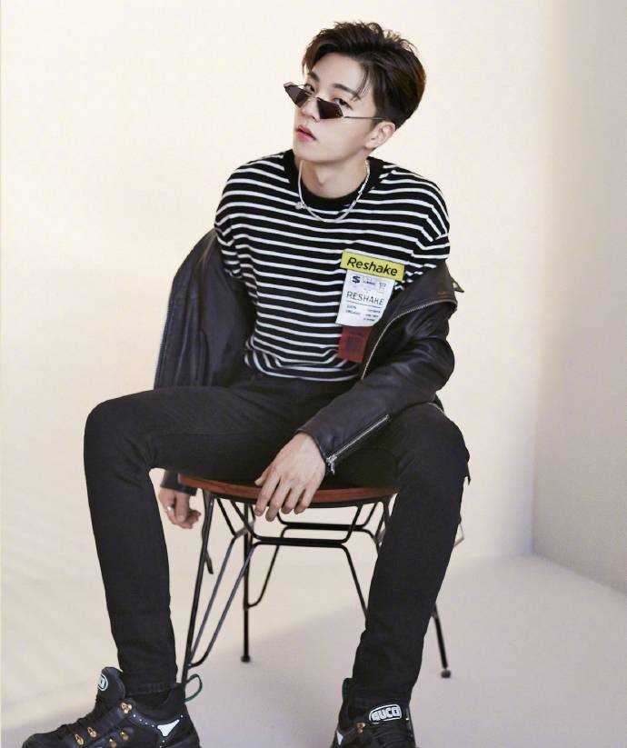 陈立农霸气超拽墨镜时尚大片