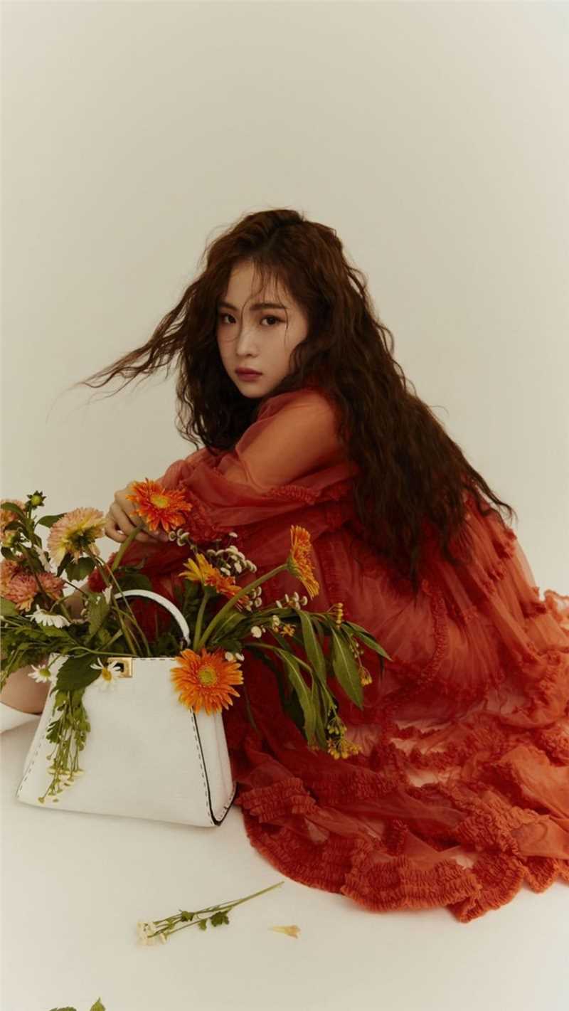 最全中分卷发徐紫茵唯美氛围感时尚杂志图片壁纸